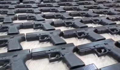 İstanbul ve Adana’da Dev Silah Operasyonu: Bin 107 Ruhsatsız Tabanca Ele Geçirildi